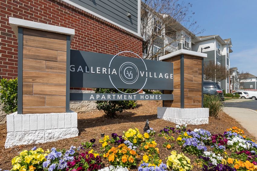 Galleria Village Apartments, 1616 Galleria Club Lane, Charlotte, NC